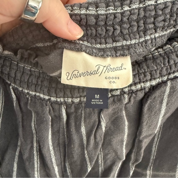 Universal Thread Shorts - Picture 3 of 5